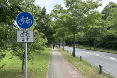 Zweirichtungsradweg in der Pascalstraße (Verkehrszeichen 237)