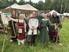 Bürgerinfo Nr. 205 b6 sonnenschein, schabernack und mord und totschlag_ quickborn feiert rauschendes mittelalterfest