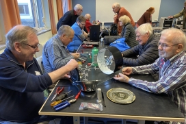 Der Repair-Treffpunkt der VHS Quickborn öffnet regelmäßig am letzten Samstag im Monat im Forum am Bahnhof die Türen