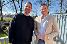Social Media- und Podcast-Profi Thomas Spitzkofski mit Quickborns Pressesprecher Helge Tiemann Social Media- und Podcast-Profi Thomas Spitzkofski mit Quickborns Pressesprecher Helge Tiemann