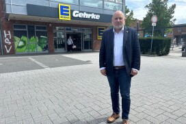 PM 206 EDEKA zieht sich aus der Quickborner Innenstadt zurück_ Bürgermeister kritisiert Kommunikationsverhalten und sieht zahlreiche vertane Chancen PM 206 EDEKA zieht sich aus der Quickborner Innenstadt zurück_ Bürgermeister kritisiert Kommunikationsverhalten und sieht zahlreiche vertane Chancen