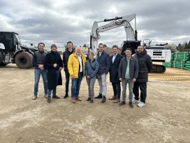 Adrien Kröger, Nicolas Kröger, beide Wagemut, Robert Grauber, Graubner Pro-jektentwicklung, Bürgermeister Thomas Beckmann, Wirtschaftsförderin Linda Vogt-Gröncke, Georg-Hinrich Graubner, Graubner Projektentwicklung, Denis Görz, Denkriesen und Görz Immobilien, Ricardo Barreto, Denkriesen, und Charles James Morris, Motive Experience