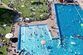 PM 112 B2 Quickborner Kult-Freibad startet mit Saisonkarten-Rekord in den Sommer