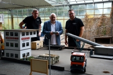 RC-Glashaus in Quickborn: 25 Jahre zwischen Rennfieber und Miniaturwelten BU 1 PM 255 RC-Glashaus in Quickborn