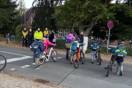 PM 333 B1 Polizei nimmt Verkehr rund um die Waldschule unter die Lupe