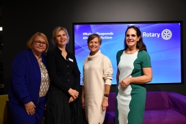 Quickborns stellvertretende Bürgermeisterin Astrid Huemke (von links)., Rotary-Präsidentin Kathrin Möwius, Generalkonsulin von Polen in Hamburg Aleksandra Krystek-Biernacka und Bürgervorsteherin Annabell Krämer PM 337_2 Polens Generalkonsulin zu Gast in Quickborn