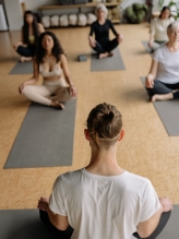 PM 348 Entspannt in den Feierabend Zwei neue Yogakurse an der VHS Quickborn